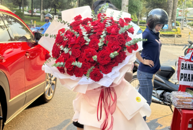 BÓ HOA CHÚC MỪNG