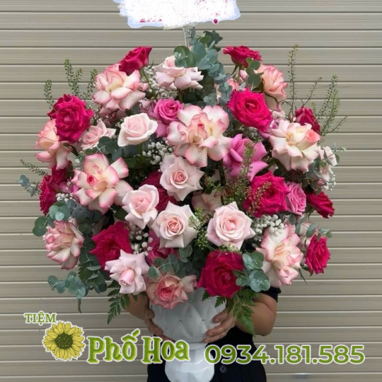 Giỏ hoa chúc mừng tông hồng