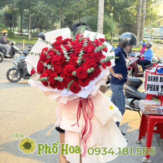 Bó Hoa tặng  Vợ :3