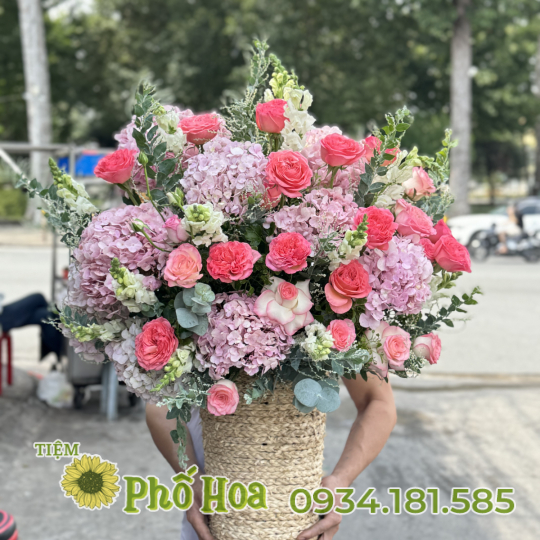Giỏ hồng hoả diệm mix tú cầu hồng