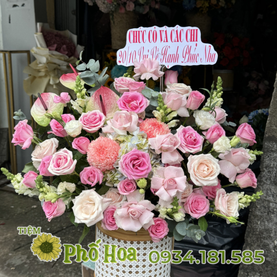Giỏ hoa chúc mừng tông hồng