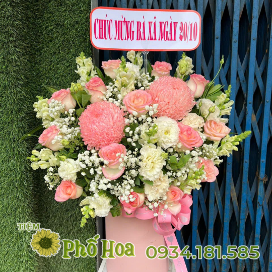 Giỏ hồng sen mix nhiều loại hoa