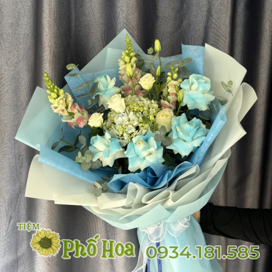 Bó hồng xanh mix tú cầu - sói