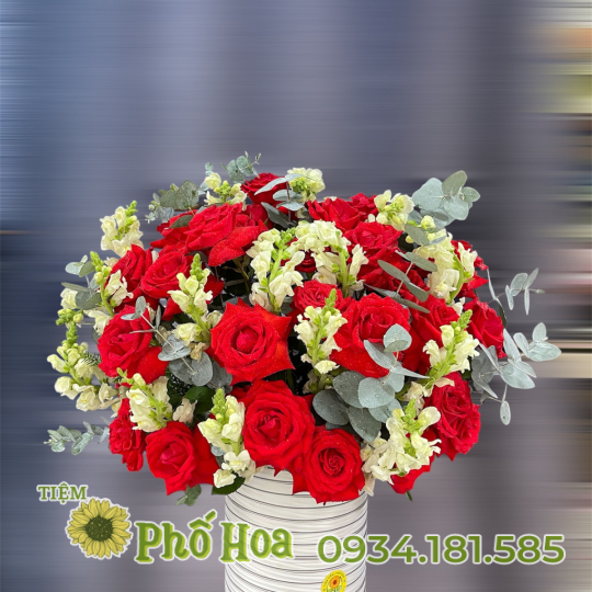 giỏ hoa chúc mừng tông đỏ