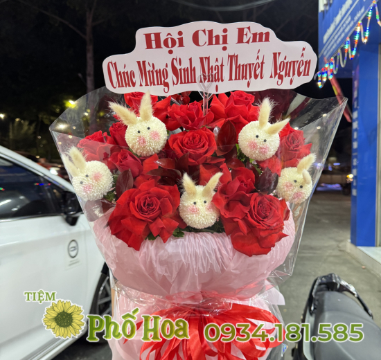 Bó hoa thỏ , tông đỏ