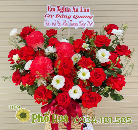 Giỏ chúc mừng tông đỏ